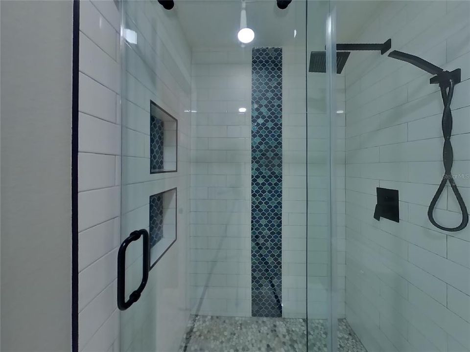 For Rent: $2,229 (3 beds, 2 baths, 1303 Square Feet)