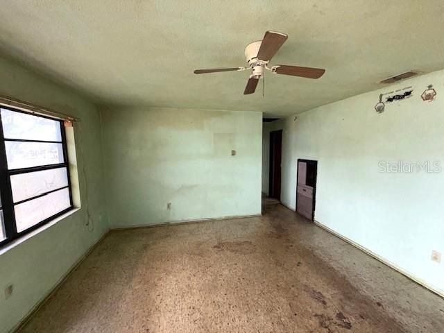 For Sale: $131,000 (4 beds, 1 baths, 1269 Square Feet)