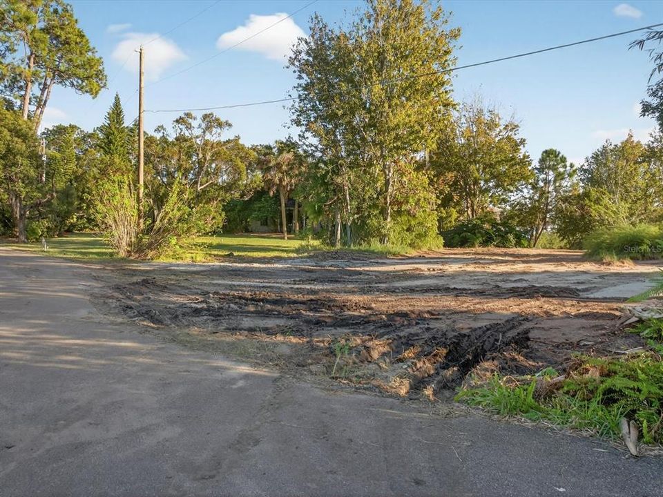 待售: $1,600,000 (1.04 acres)