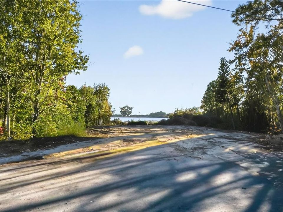 En Venta: $1,600,000 (1.04 acres)