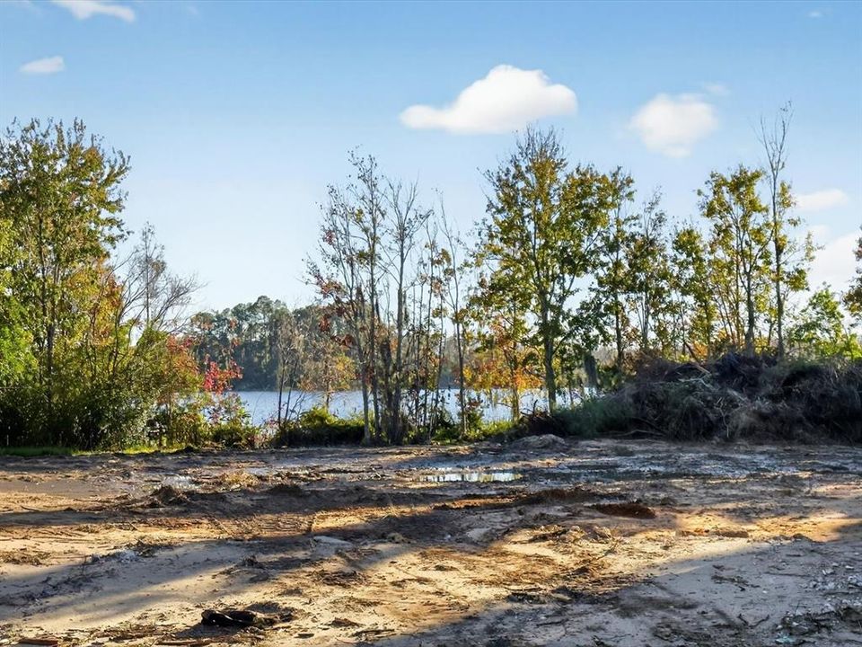 待售: $1,600,000 (1.04 acres)