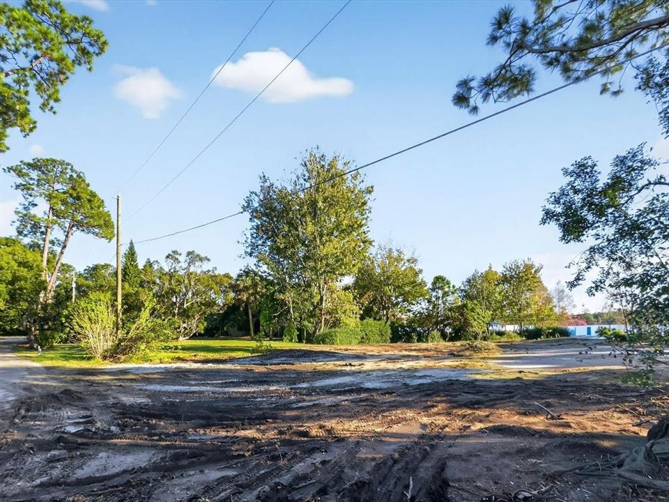 待售: $1,600,000 (1.04 acres)