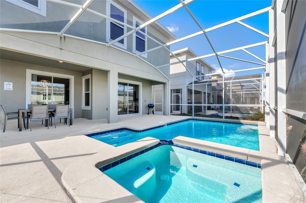 For Sale: $598,000 (6 beds, 5 baths, 3291 Square Feet)