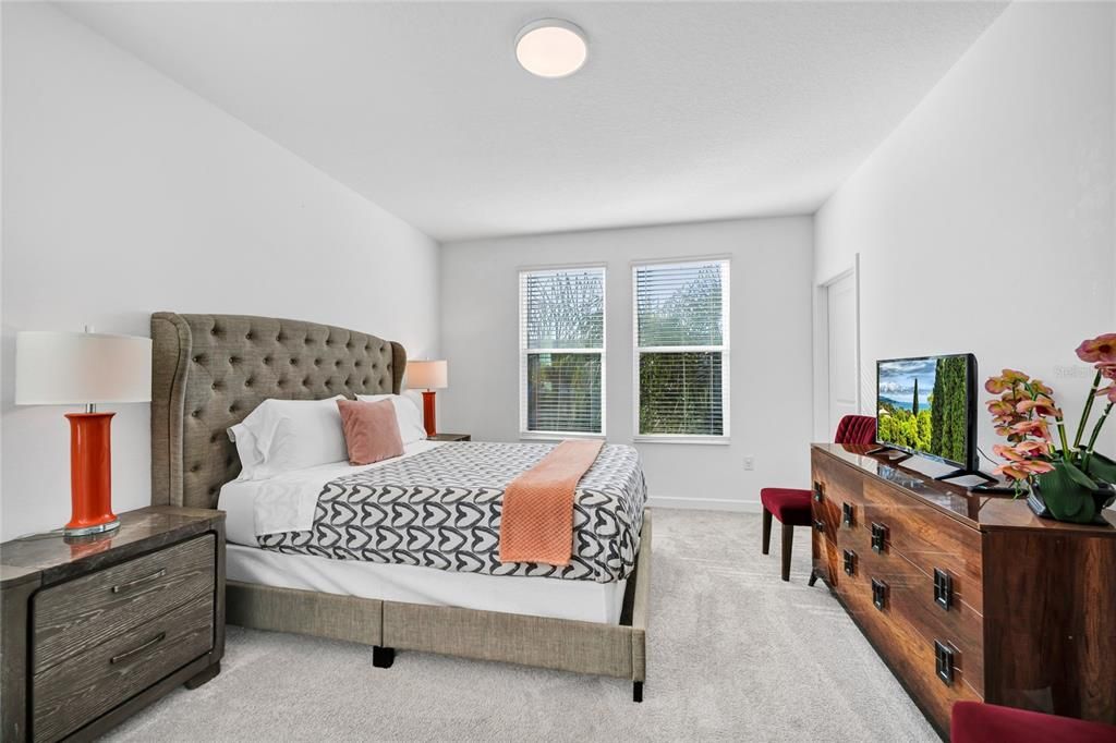 For Sale: $598,000 (6 beds, 5 baths, 3291 Square Feet)