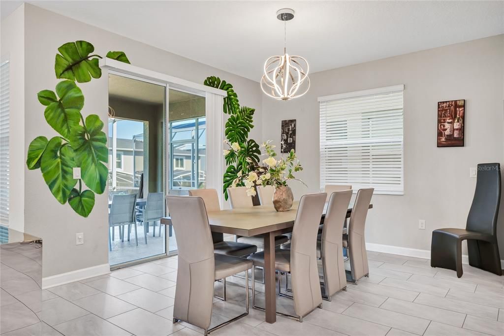 For Sale: $598,000 (6 beds, 5 baths, 3291 Square Feet)