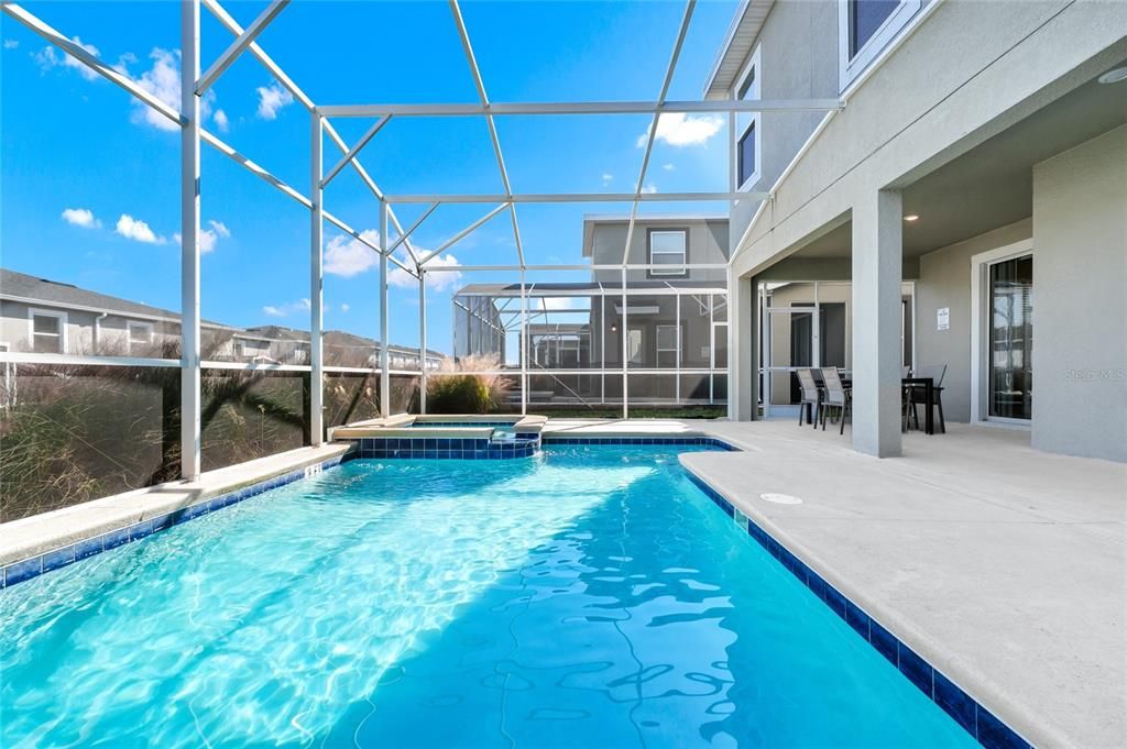 For Sale: $598,000 (6 beds, 5 baths, 3291 Square Feet)