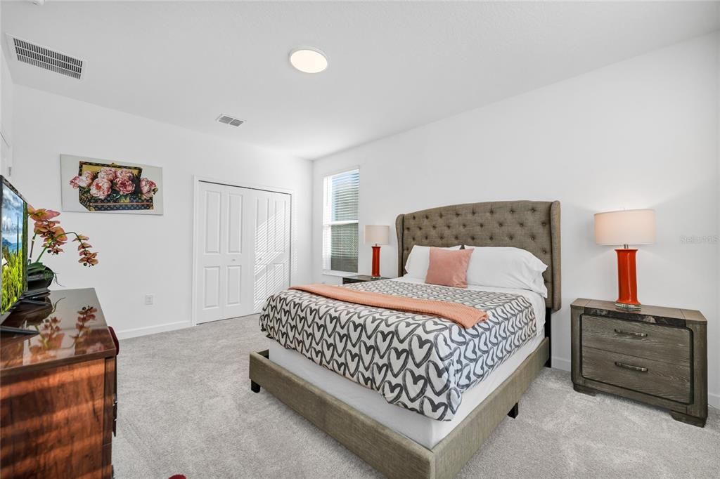 For Sale: $598,000 (6 beds, 5 baths, 3291 Square Feet)