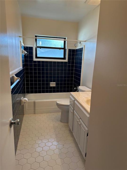 В аренду: $2,600 (3 спален, 2 ванн, 1719 Квадратных фут)