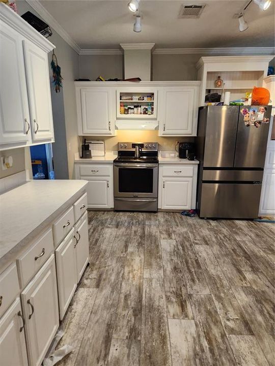 На продажу: $395,000 (4 спален, 2 ванн, 2460 Квадратных фут)