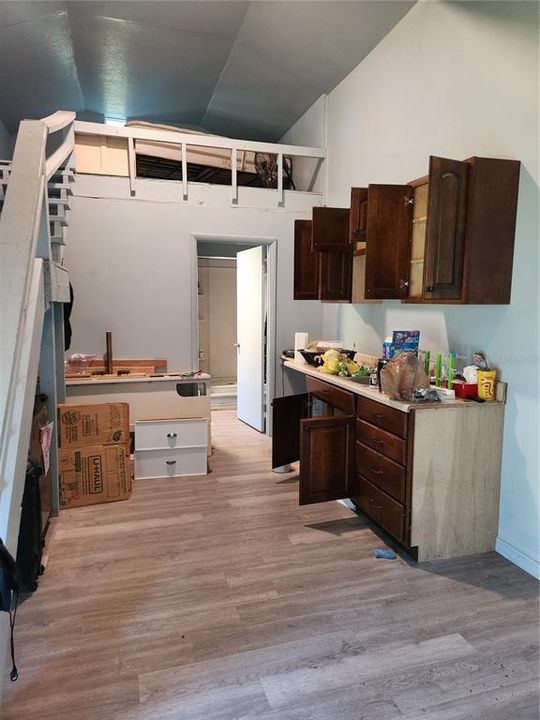 На продажу: $395,000 (4 спален, 2 ванн, 2460 Квадратных фут)