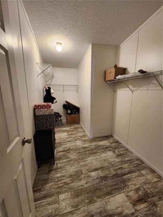 На продажу: $395,000 (4 спален, 2 ванн, 2460 Квадратных фут)