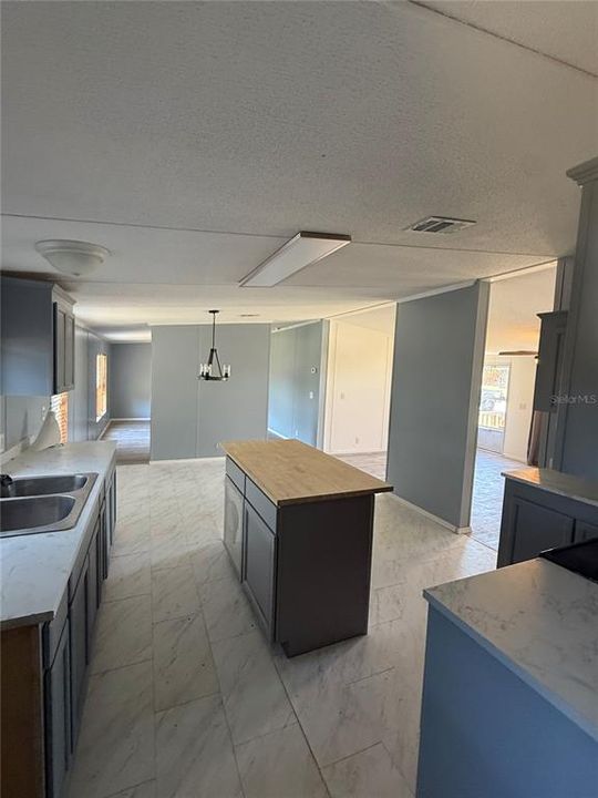 En Venta: $169,900 (4 camas, 2 baños, 1620 Pies cuadrados)