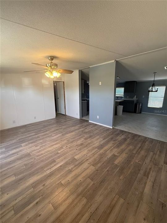 En Venta: $169,900 (4 camas, 2 baños, 1620 Pies cuadrados)