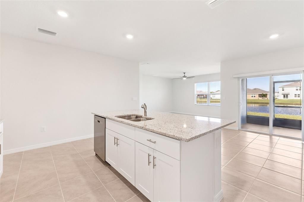 出租: $2,375 (4 贝兹, 2 浴室, 1828 平方英尺)