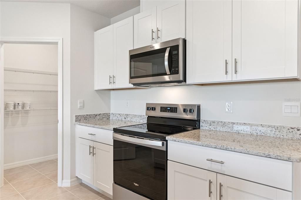 出租: $2,375 (4 贝兹, 2 浴室, 1828 平方英尺)