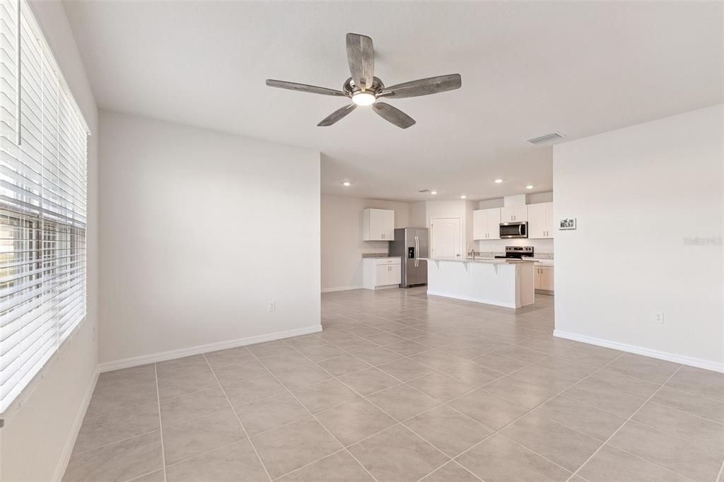 出租: $2,375 (4 贝兹, 2 浴室, 1828 平方英尺)