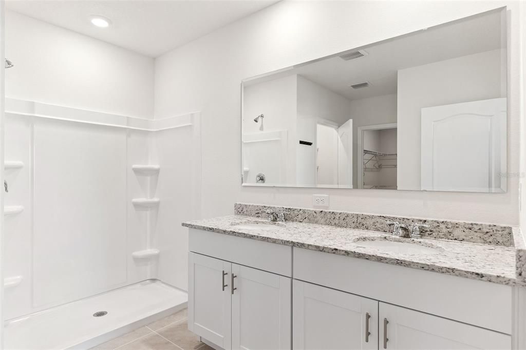 出租: $2,375 (4 贝兹, 2 浴室, 1828 平方英尺)