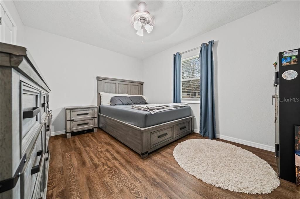 待售: $179,900 (2 贝兹, 1 浴室, 952 平方英尺)