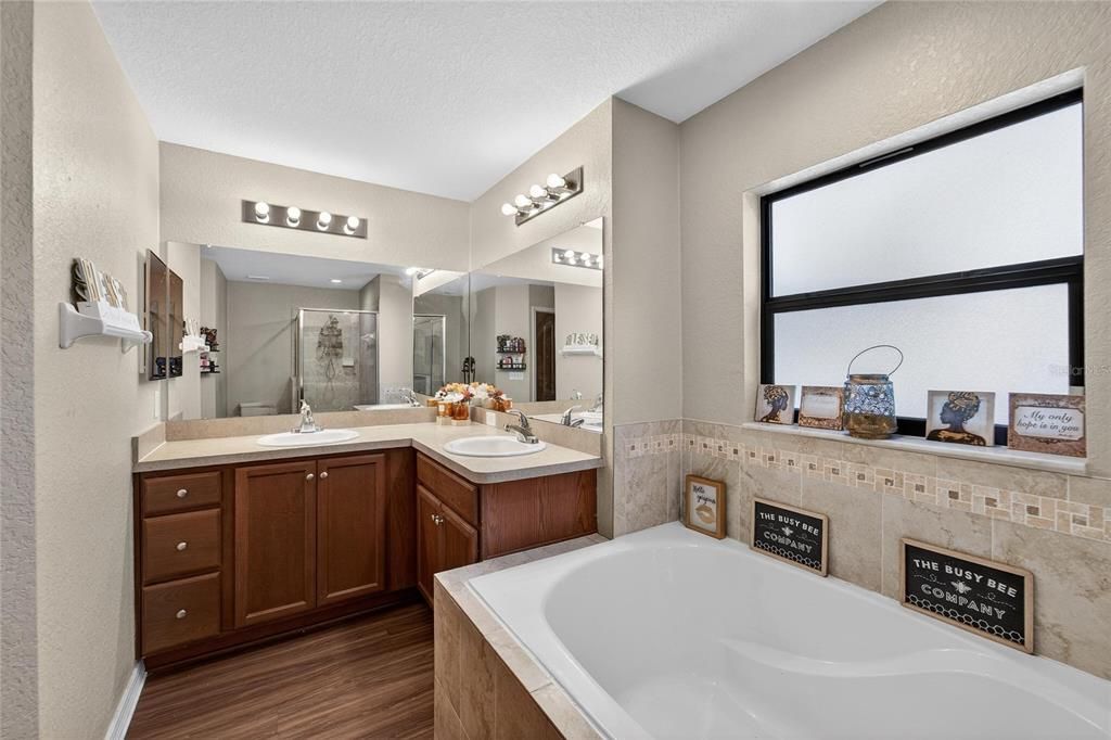 En Venta: $349,900 (3 camas, 2 baños, 1627 Pies cuadrados)