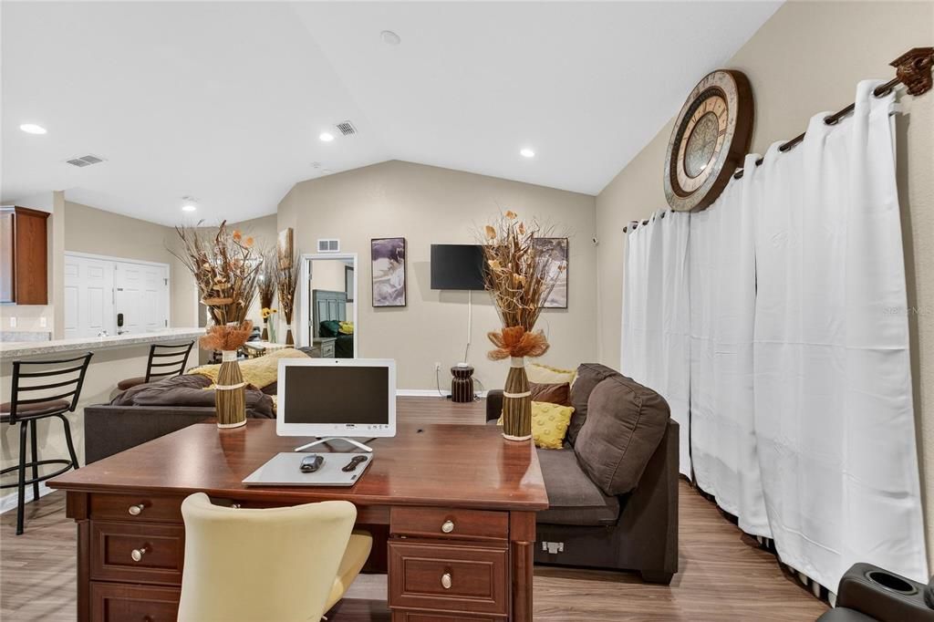 En Venta: $349,900 (3 camas, 2 baños, 1627 Pies cuadrados)