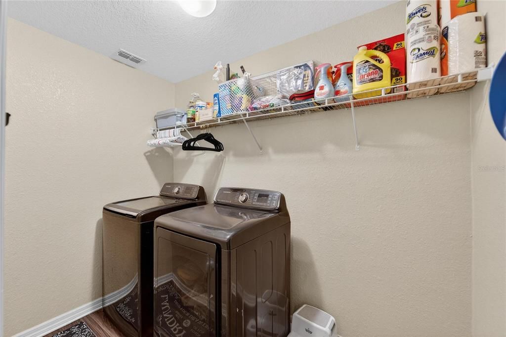 En Venta: $349,900 (3 camas, 2 baños, 1627 Pies cuadrados)