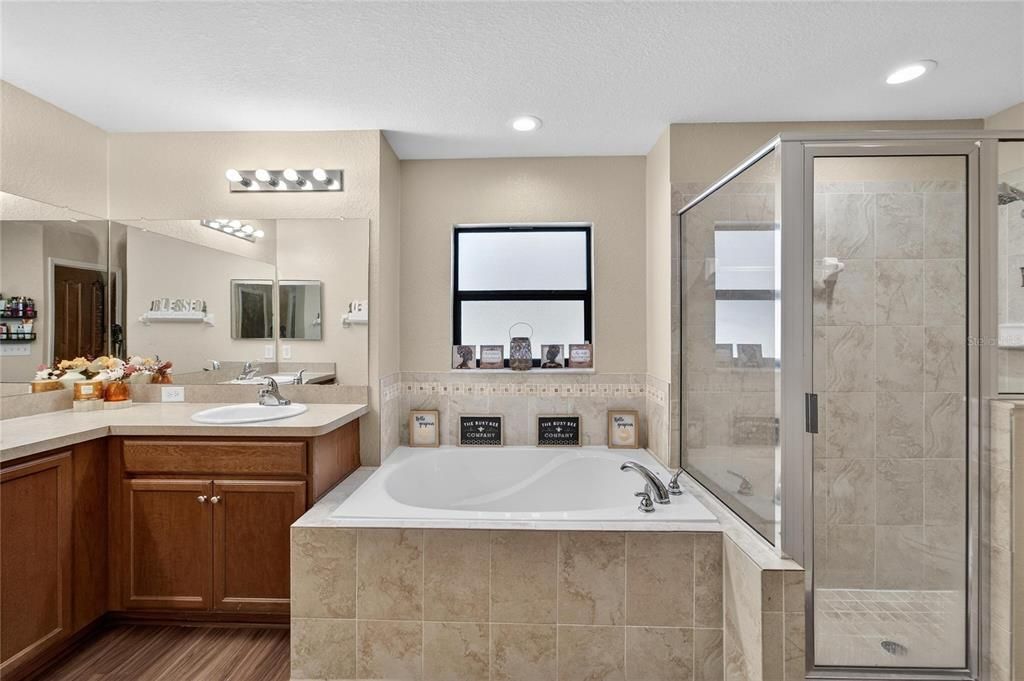 En Venta: $349,900 (3 camas, 2 baños, 1627 Pies cuadrados)