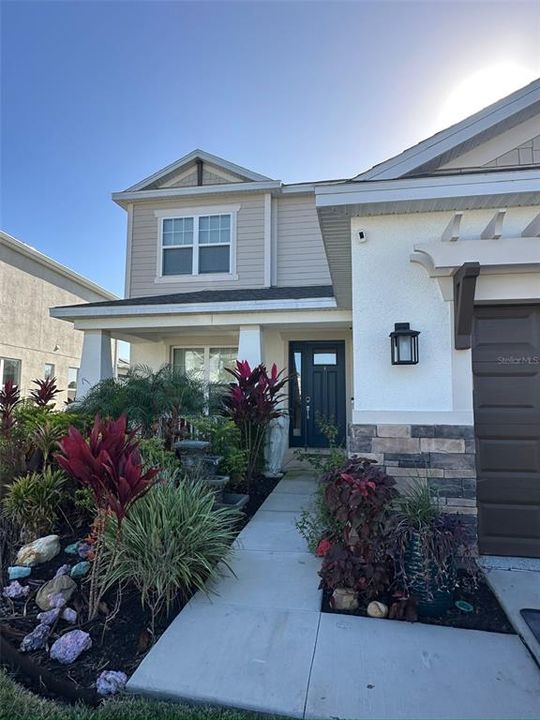 For Rent: $4,150 (4 beds, 3 baths, 2600 Square Feet)