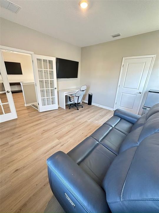 For Rent: $4,150 (4 beds, 3 baths, 2600 Square Feet)