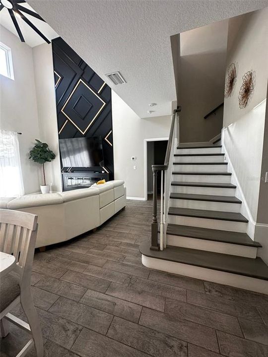 For Rent: $4,150 (4 beds, 3 baths, 2600 Square Feet)