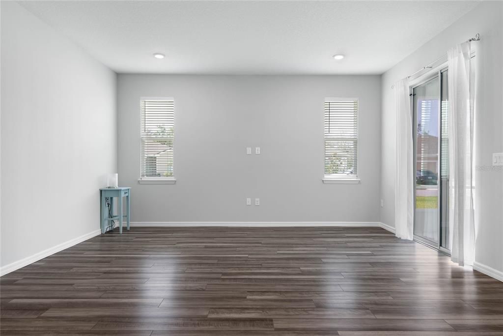 На продажу: $374,900 (3 спален, 2 ванн, 2003 Квадратных фут)