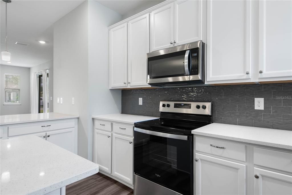 На продажу: $374,900 (3 спален, 2 ванн, 2003 Квадратных фут)