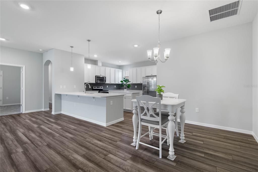 На продажу: $374,900 (3 спален, 2 ванн, 2003 Квадратных фут)