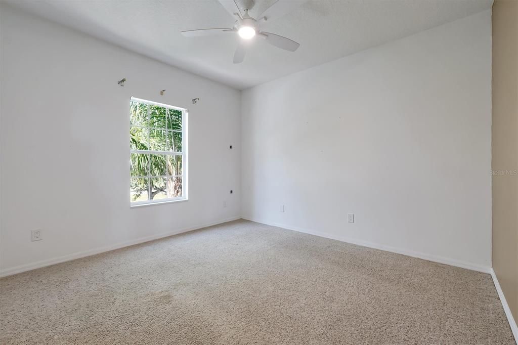 En Venta: $649,900 (5 camas, 3 baños, 2613 Pies cuadrados)