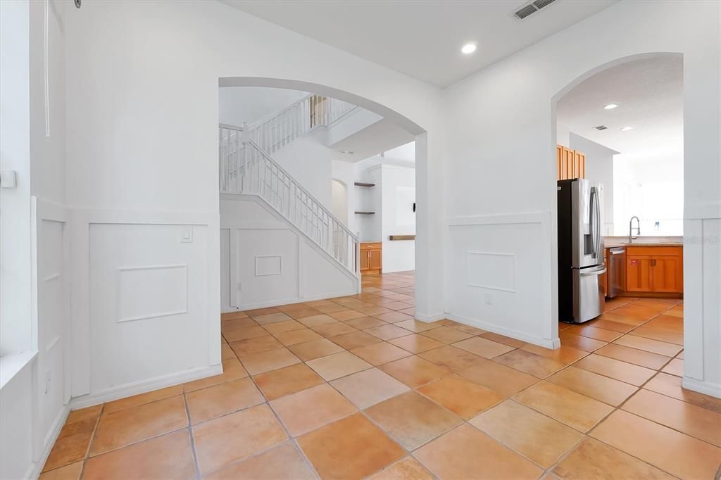 En Venta: $649,900 (5 camas, 3 baños, 2613 Pies cuadrados)