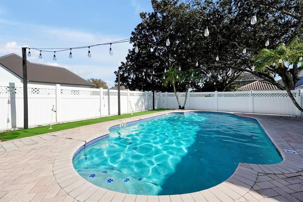 En Venta: $649,900 (5 camas, 3 baños, 2613 Pies cuadrados)