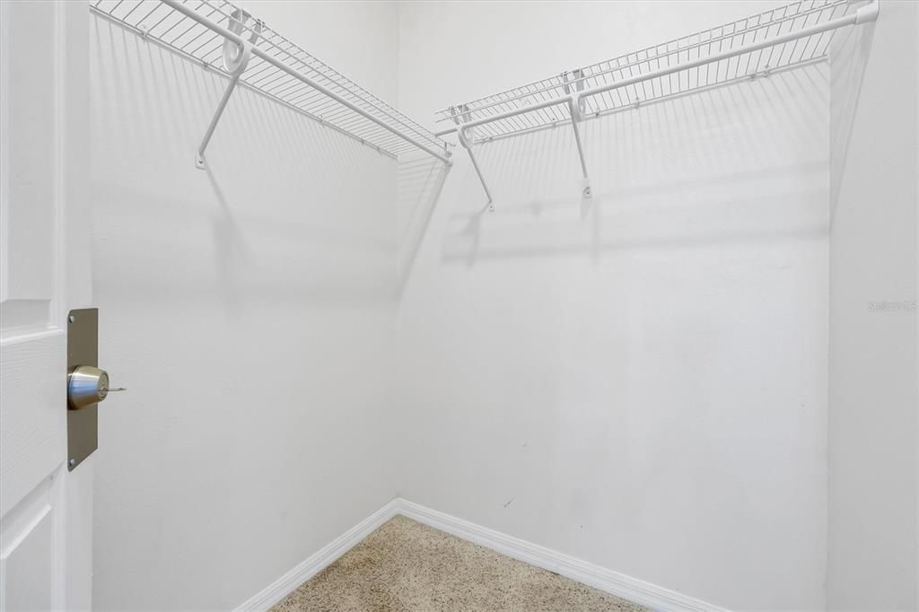 En Venta: $649,900 (5 camas, 3 baños, 2613 Pies cuadrados)