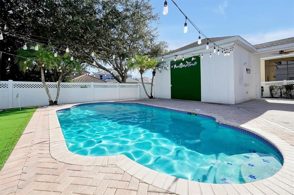 En Venta: $649,900 (5 camas, 3 baños, 2613 Pies cuadrados)