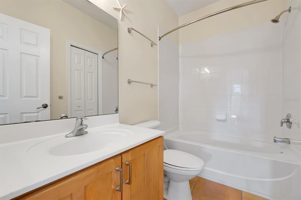 En Venta: $649,900 (5 camas, 3 baños, 2613 Pies cuadrados)