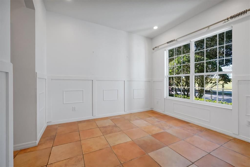 En Venta: $649,900 (5 camas, 3 baños, 2613 Pies cuadrados)