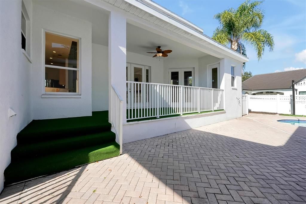 En Venta: $649,900 (5 camas, 3 baños, 2613 Pies cuadrados)