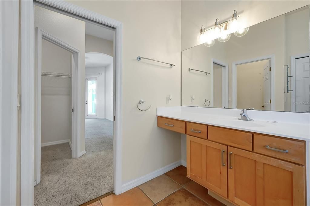 En Venta: $649,900 (5 camas, 3 baños, 2613 Pies cuadrados)