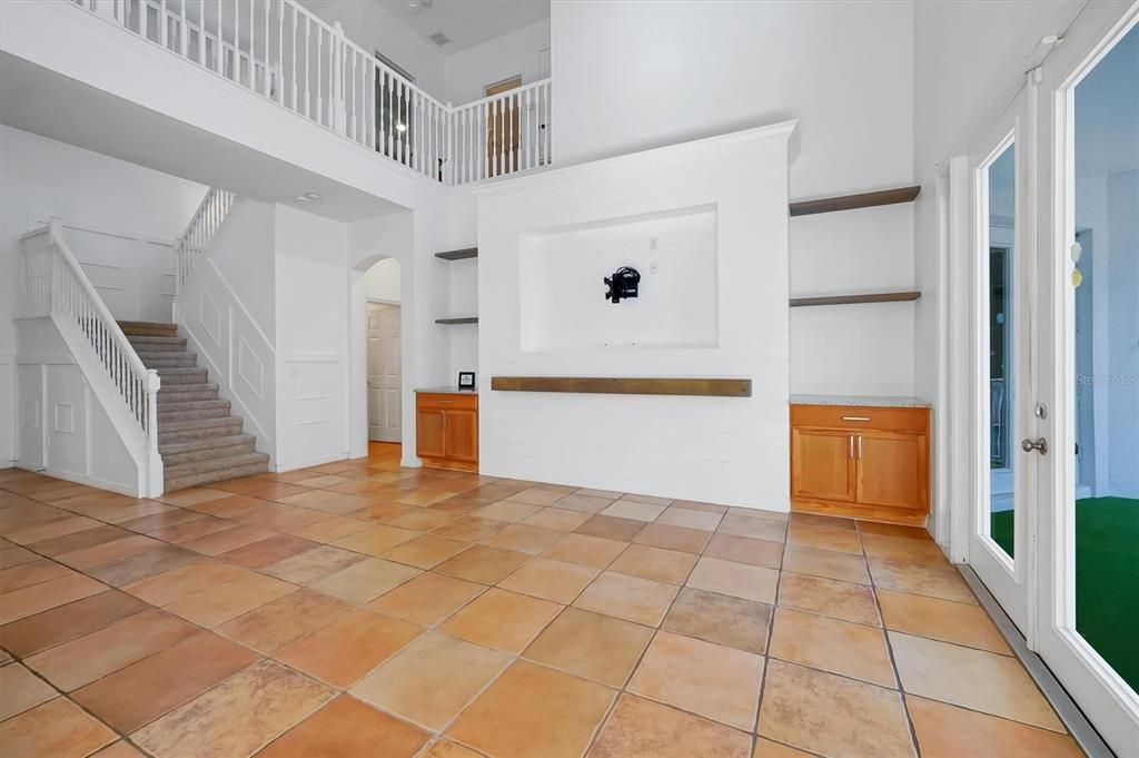 En Venta: $649,900 (5 camas, 3 baños, 2613 Pies cuadrados)