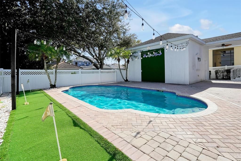 En Venta: $649,900 (5 camas, 3 baños, 2613 Pies cuadrados)