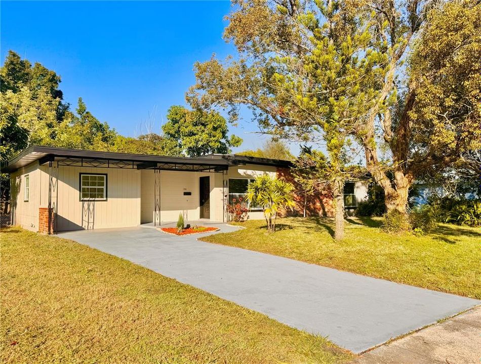 For Sale: $365,000 (3 beds, 2 baths, 1233 Square Feet)