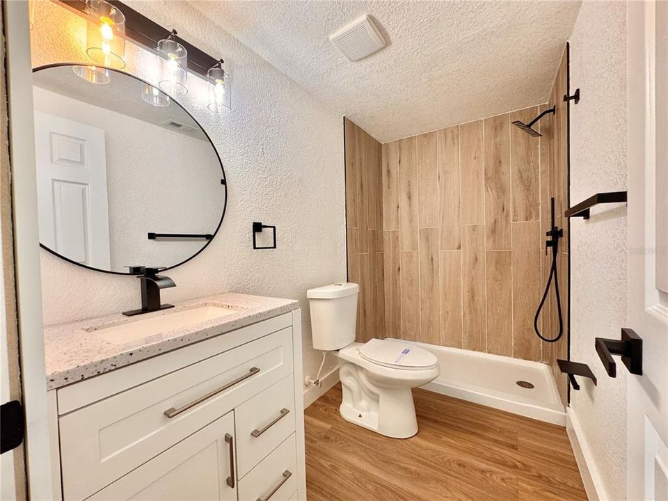 For Sale: $365,000 (3 beds, 2 baths, 1233 Square Feet)