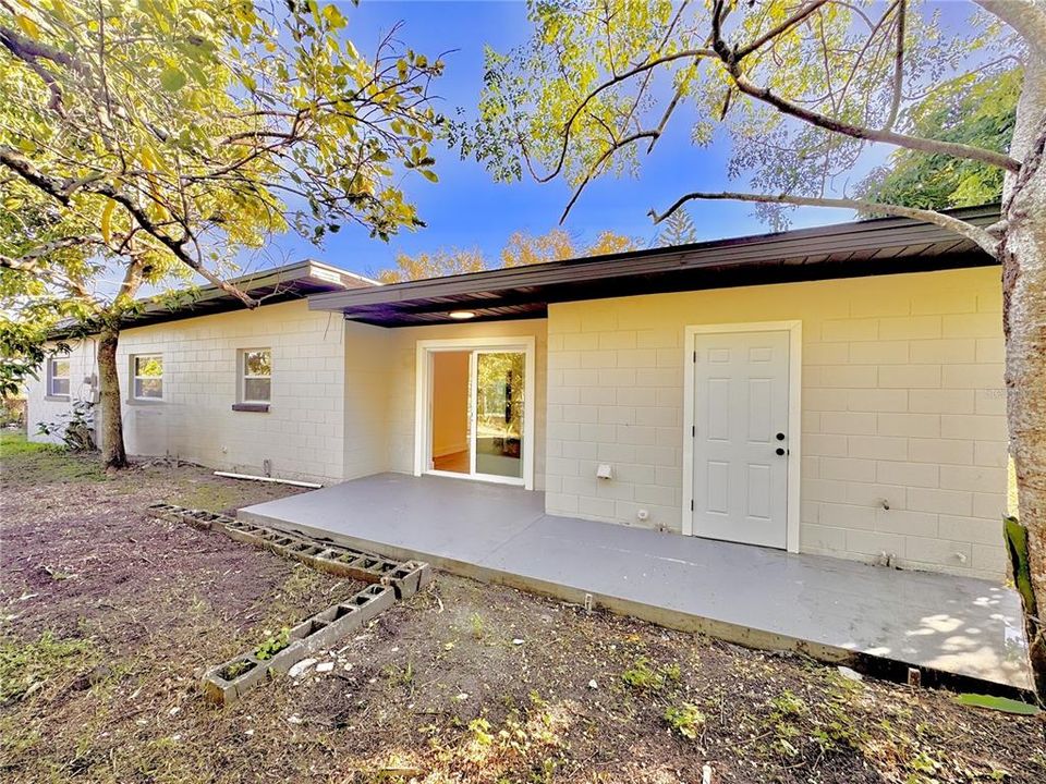 For Sale: $365,000 (3 beds, 2 baths, 1233 Square Feet)