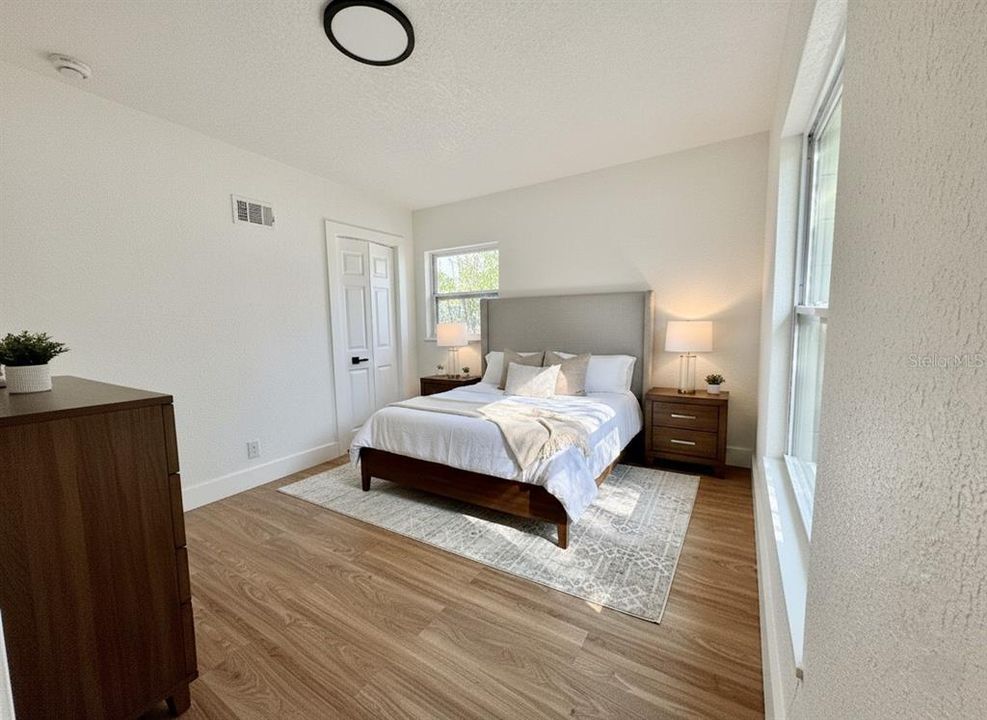 For Sale: $365,000 (3 beds, 2 baths, 1233 Square Feet)