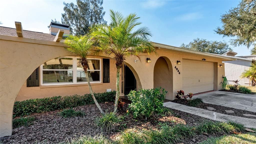 Activo con contrato: $350,000 (3 camas, 2 baños, 1771 Pies cuadrados)