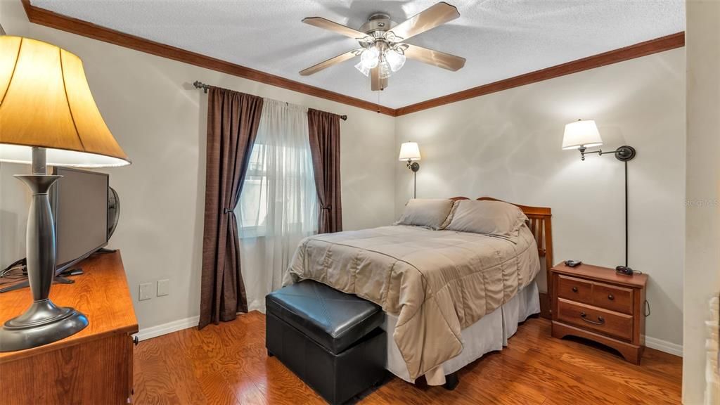 Activo con contrato: $350,000 (3 camas, 2 baños, 1771 Pies cuadrados)