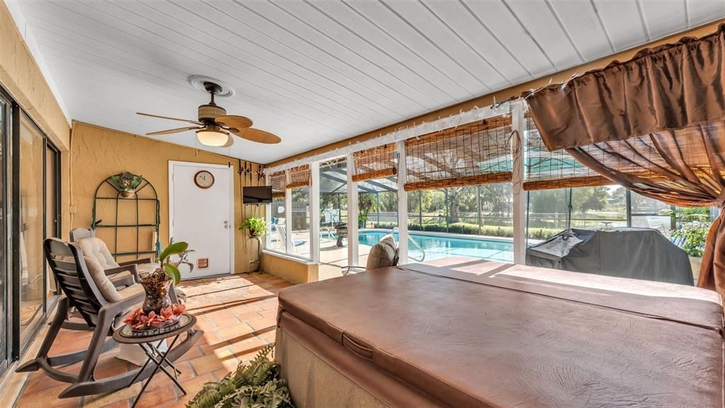 Activo con contrato: $350,000 (3 camas, 2 baños, 1771 Pies cuadrados)